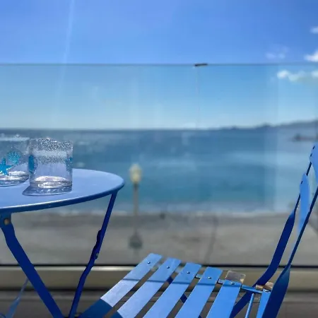 Sea Breeze Modern With A Refreshing Balcony View Apartment *