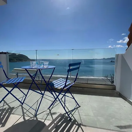 Sea Breeze Modern With A Refreshing Balcony View Apartment