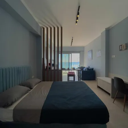 Apartment Sea Breeze Modern With A Refreshing Balcony View *
